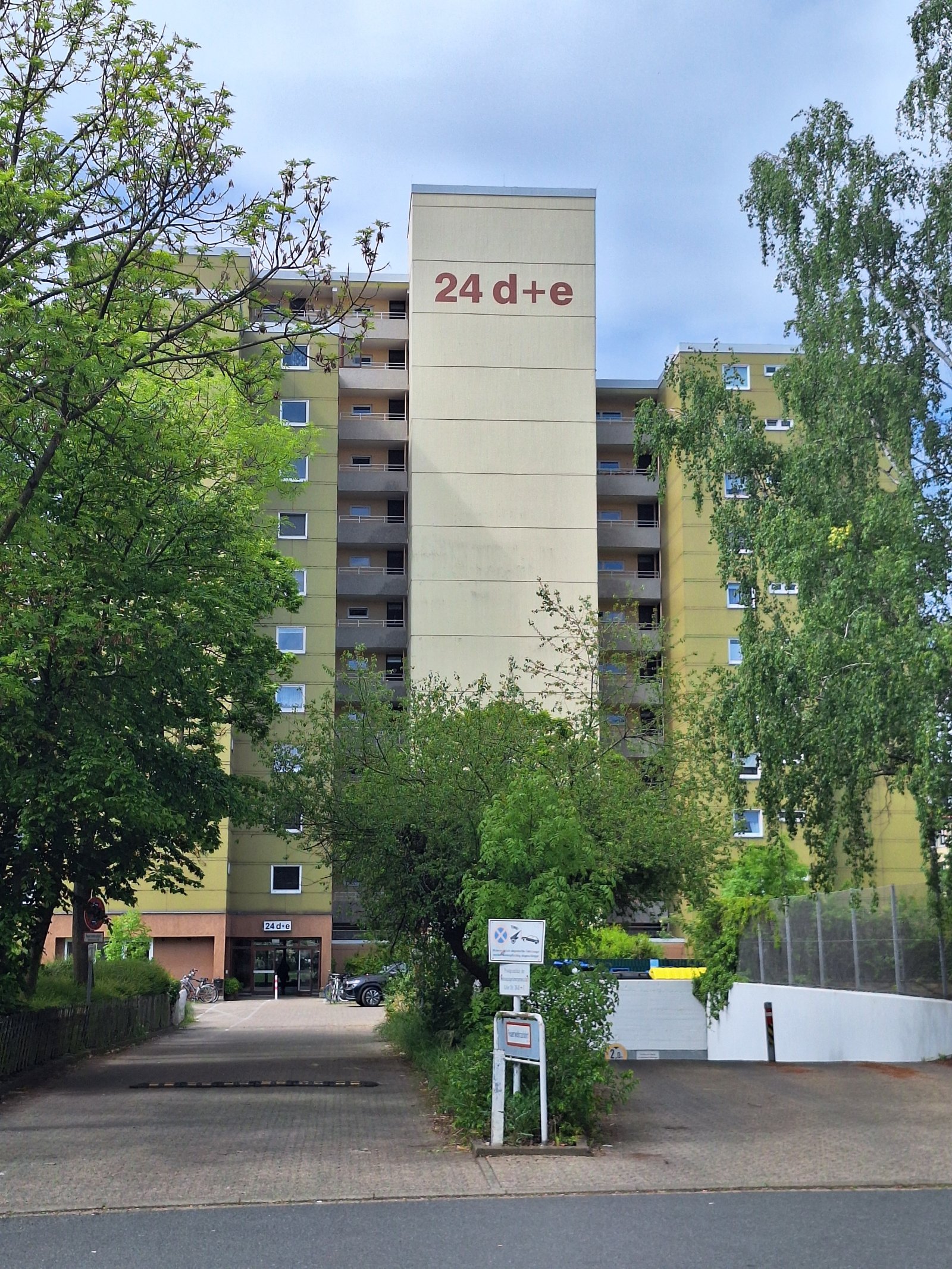 Stabile Mieterstruktur – gepflegte 1 Zimmer Wohnung mit Balkon in zentraler Lage